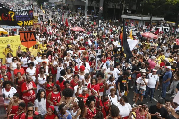 Marcha no Dia da Consciência Negra reúne centenas na Av. Paulista. 2 marcha negros 20