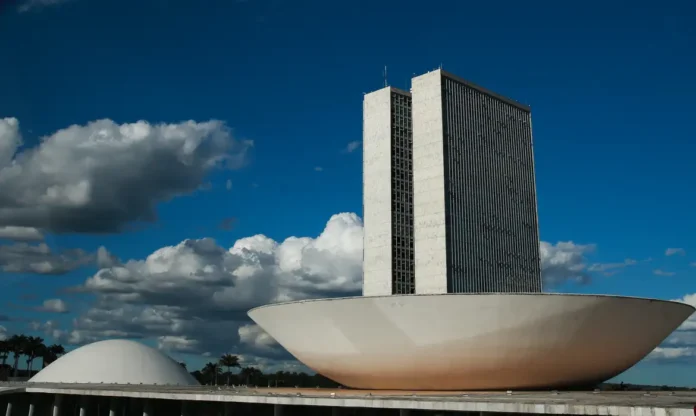 monumentos_brasilia_cupula_plenario_da_camara_dos_deputados3103201341.webp.webp
