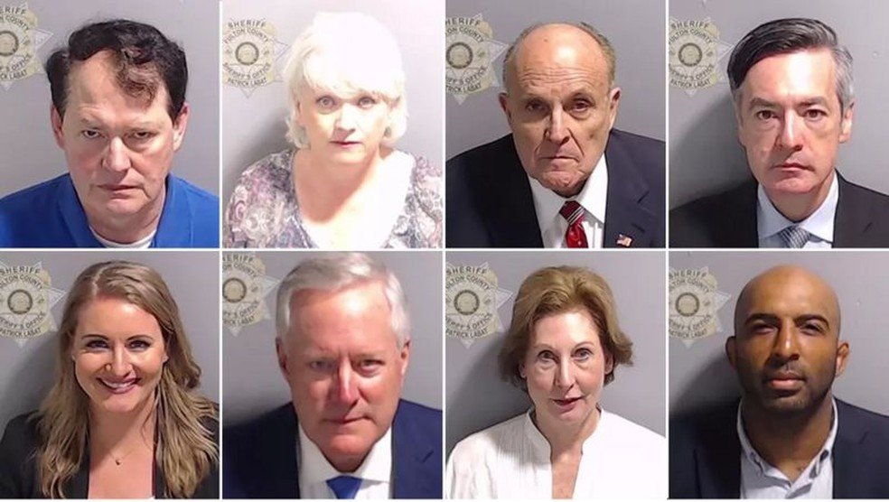Trump perdoa Giuliani e aliados por tentativa de reverter eleição 2020 1 No sentido horário: Ray Smith, Cathy Latham, Rudy Giuliani, Kenneth Chesebro, Harrison Floyd, Sidney Powell, Mark Meadows, Jenna Ellis — Foto: CONDADO DE FULTON