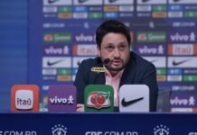 Arthur Elias convoca seleção para amistoso na Europa.