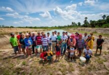 Comunidade Truaru da Cabeceira recebe alevinos para produção sustentável.